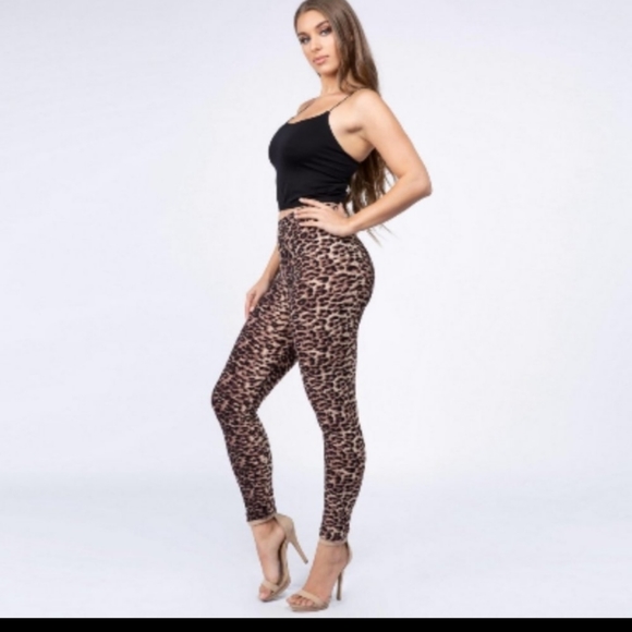 Peach Skin Cheetah Print Leggings - Picture 3 of 8